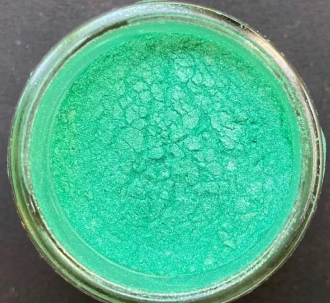 Pearl Parrot Green powder pigment for resin art